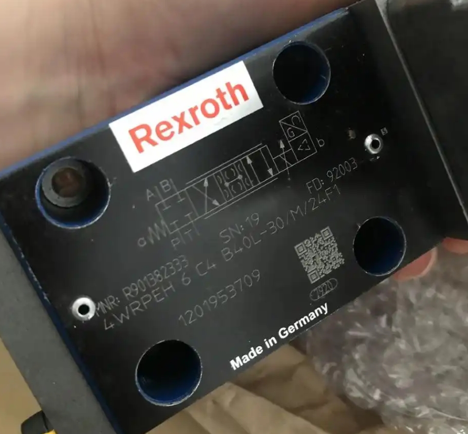 4WRPEH 6 C4 B12L-3X/M/24F1 力士乐液压比例阀